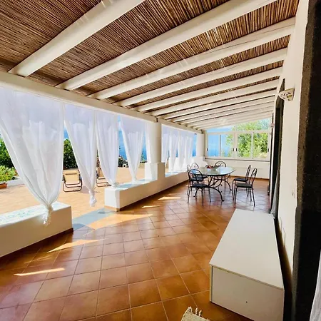 Casa Eoliana * Λίπαρι